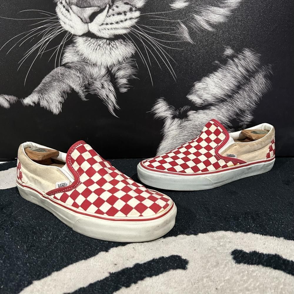Vans Classic VN000EACR30 Athletic Sneaker Unisex M9/W10.5 Red Checkerboard Skate